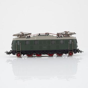 Märklin, ellok 2 st, modell MS 800 och 3023, spår H0.