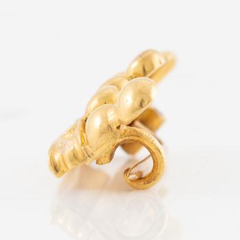 Brooch 18K gold.