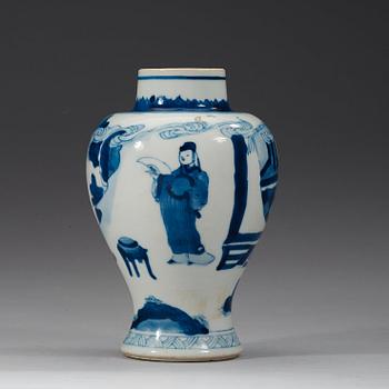 A blue and white vase, Qing dynasty Kangxi (1662-1722).