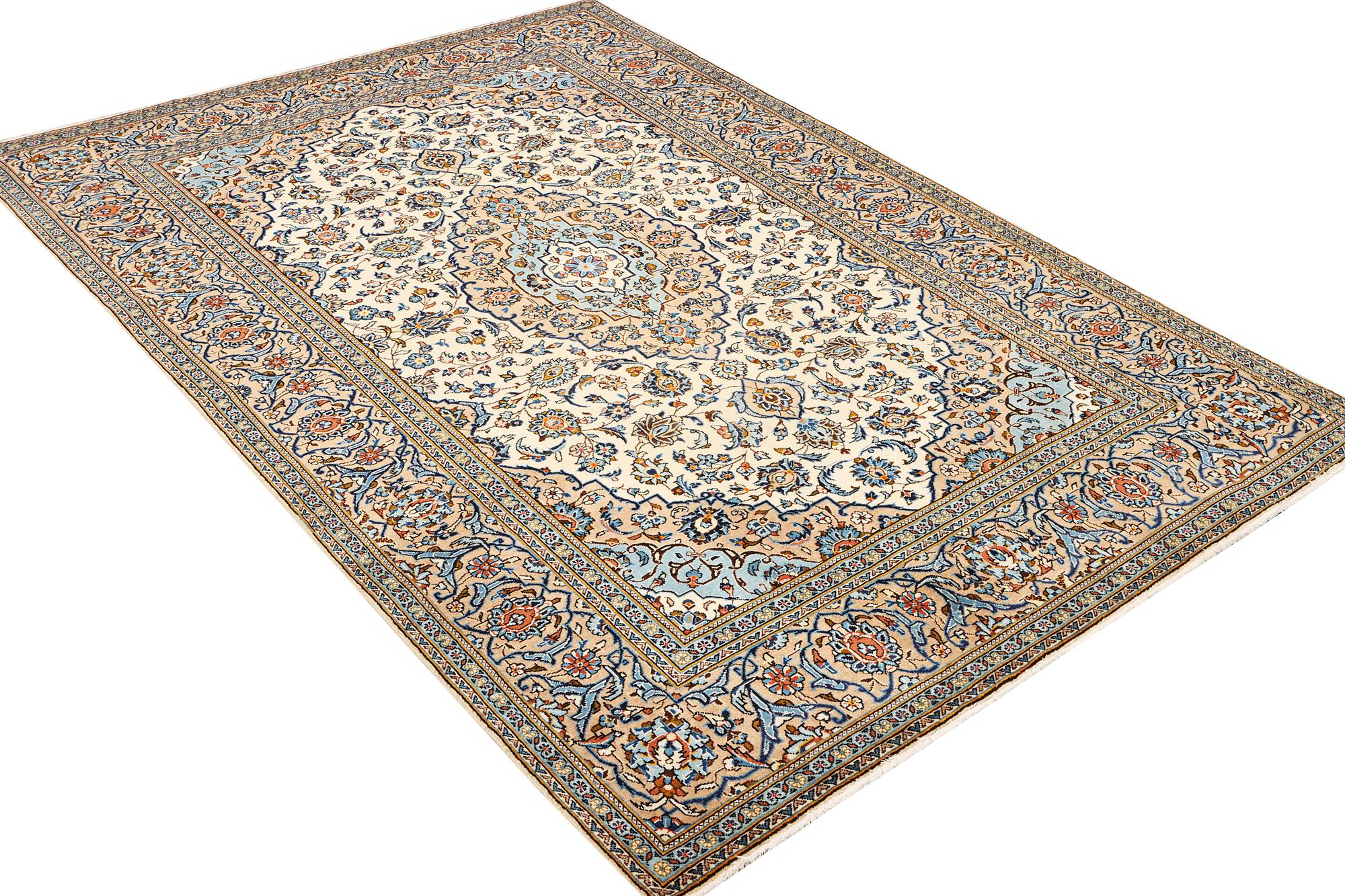 A Kashan carpet, a. 306 x 197 cm.
