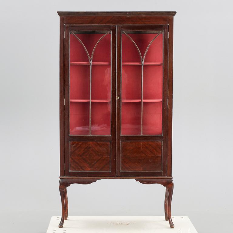 VITRINSKÅP, England, 1800-talets andra hälft.