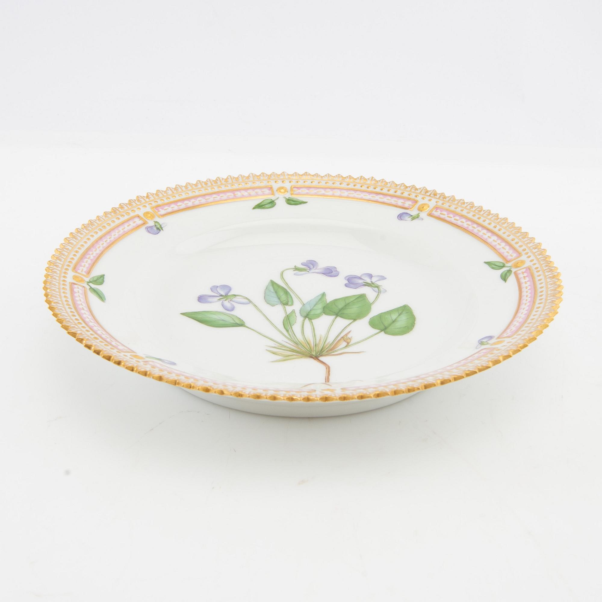 Plate "Flora Danica" Royal Copenhagen, Denmark 1963.