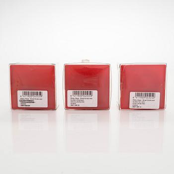 Oiva Toikka, A set of three glass birds 'Small Goldcrest' signed O. Toikka Nuutajärvi.