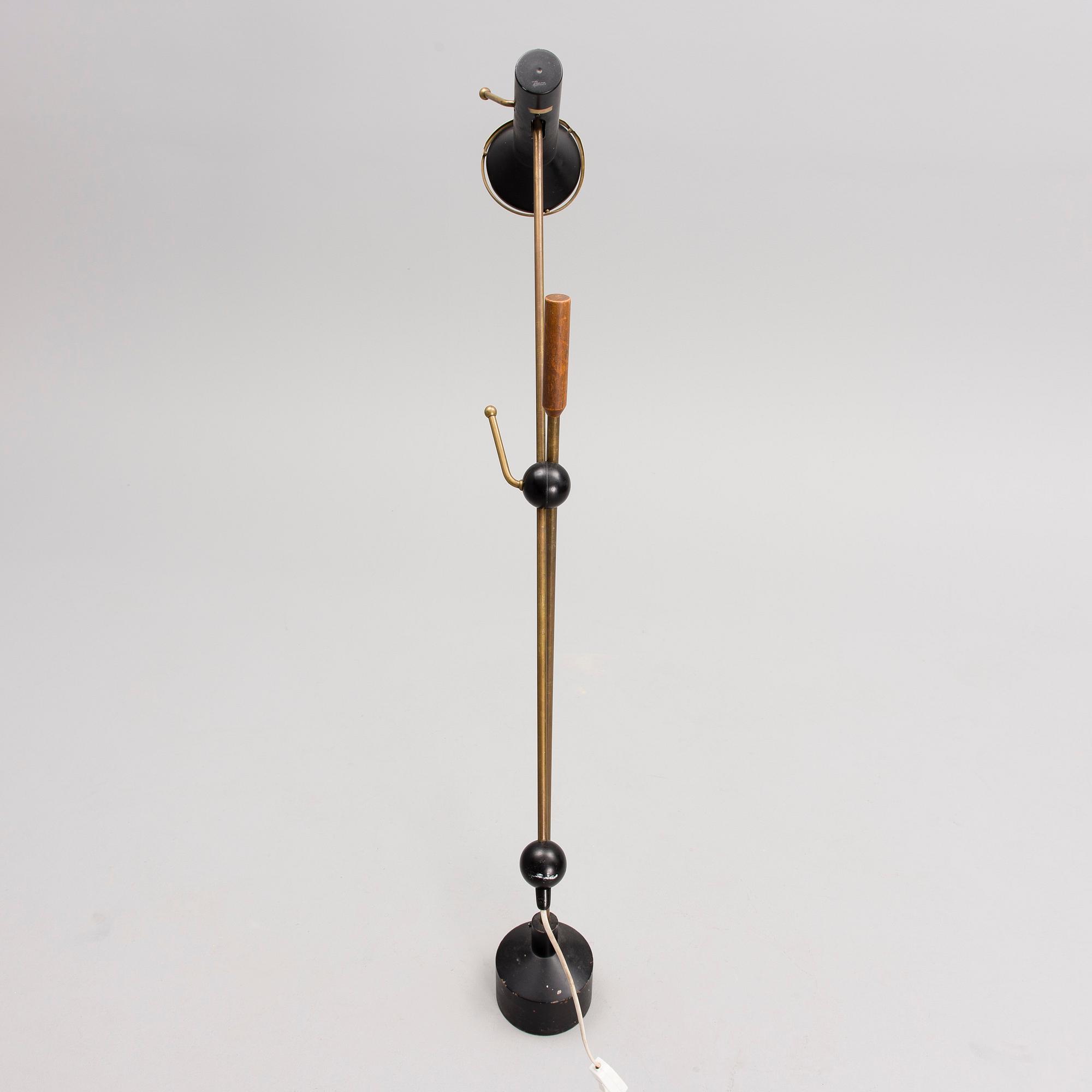 TAPIO WIRKKALA, JALKALAMPPU, K10-47. Valmistaja Idman Oy, 1960-luku.