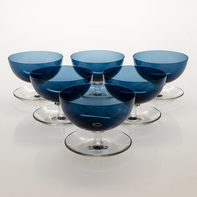 SAARA HOPEA, A 31 pieces set of glassware. Nuutajärvi.