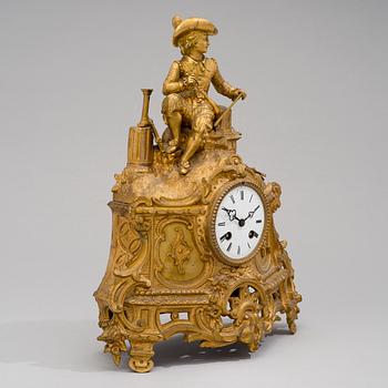 A MANTLE CLOCK, gilt bronze ca 1850.