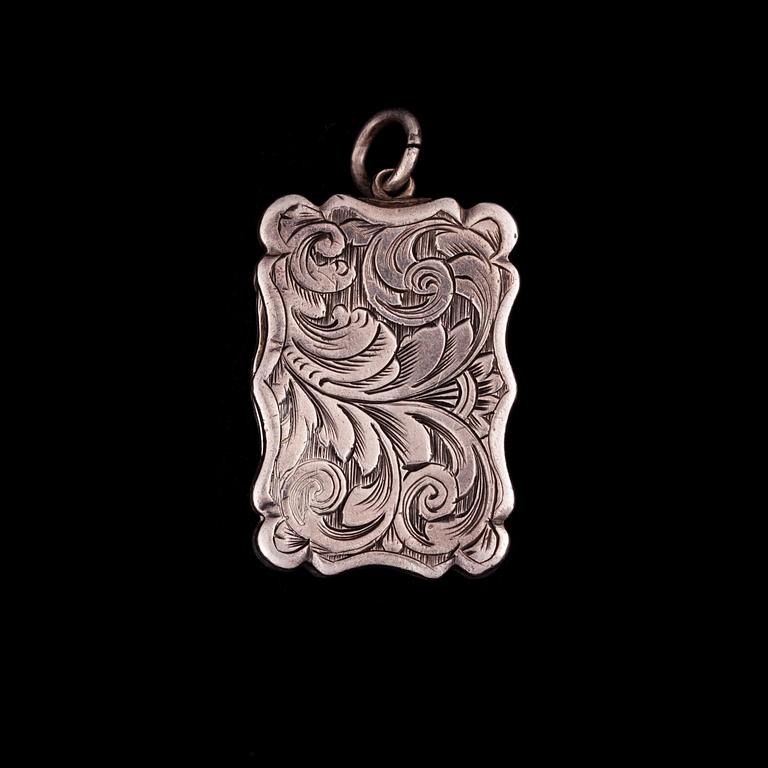 HÄNGE / DOFTDOSA, sterling silver, Sheffield, 1800-tal, luktdosa. graverat dekor.