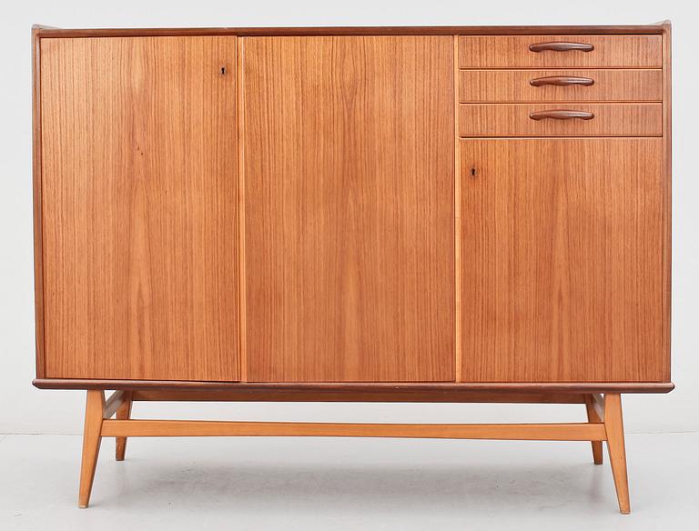 SIDEBORD, troligen Svenska Möbelfabriken, 1950/60-tal.
