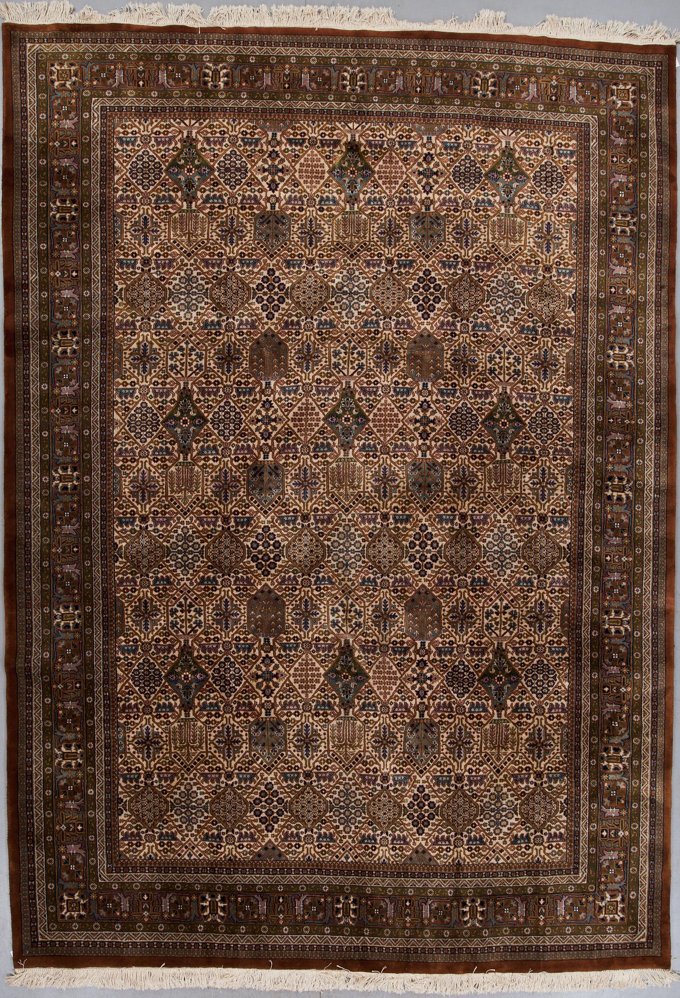 MATTA, old, Ghom, ca 349 X 252 cm.