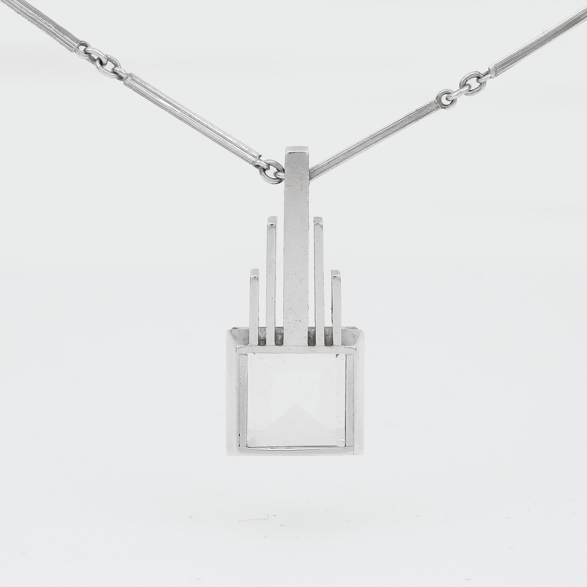HÄNGE samt KEDJA, silver med bergkristall ca 17,33 ct, Stigbert, Stockholm 1944. Vikt ca 21,46 g.