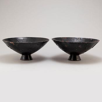 OLOF HULT, trädgårdsurnor, ett par, "Mikrokosmos", Näfveqvarns Bruk.