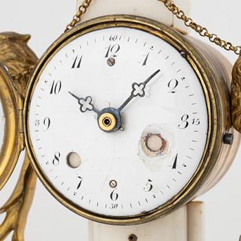 Mantel clock, Louis XVI style, early 20th century.