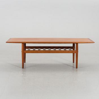A GRETE JALK COFFEE TABLE.