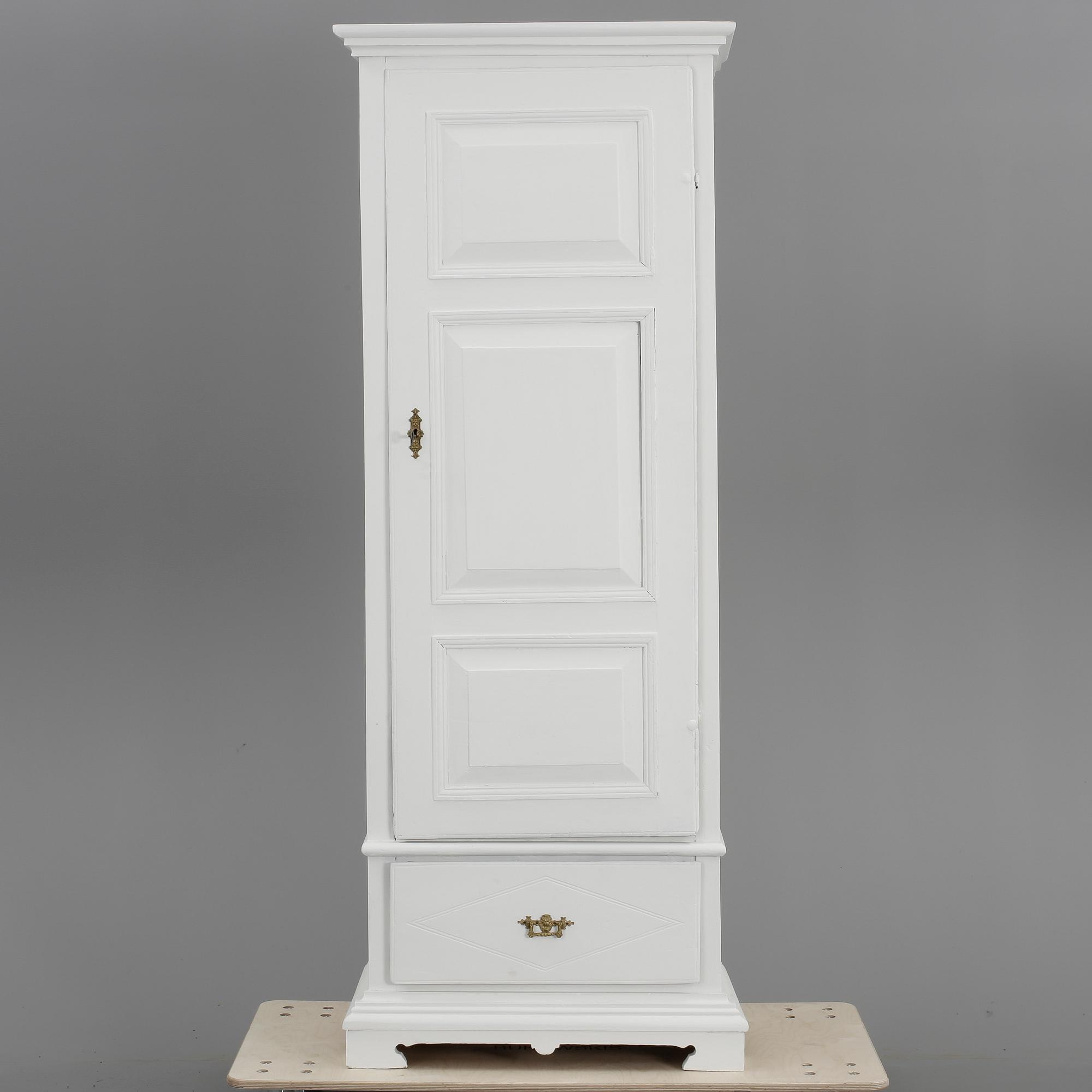 LINNESKÅP, 1800-talets andra hälft.