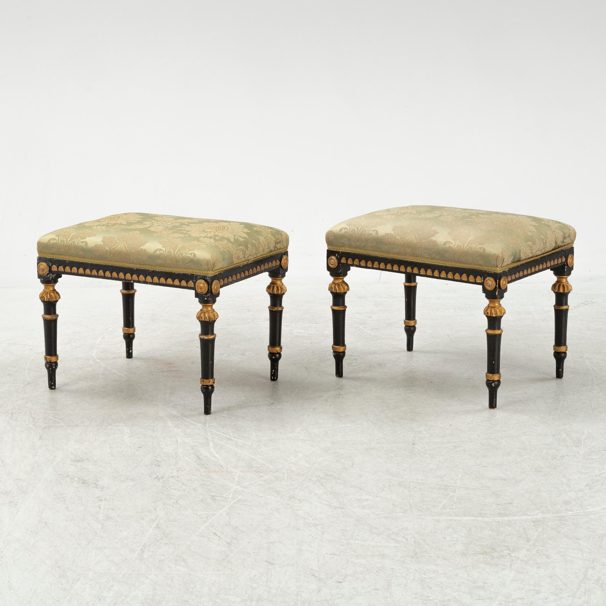 Taburetter, ett par, gustaviansk stil, 1800-talets senare del.