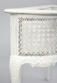 BLOMBORD, ett par, rokokostil, 1900-talets andra hälft.