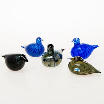 OIVA TOIKKA, a set of five glass birds signed O. Toikka Nuutajärvi.