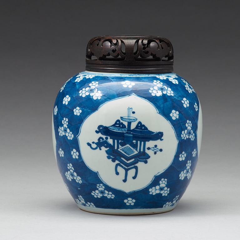 A blue and white jar, Qing dynasty, 18th Century.