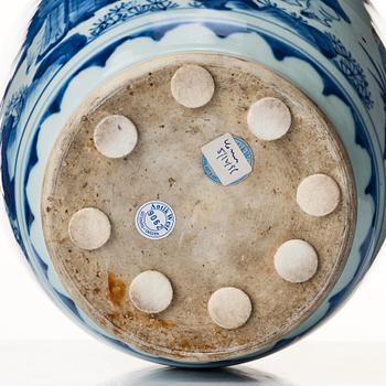 A blue and white Transtional jar, 17th Century.