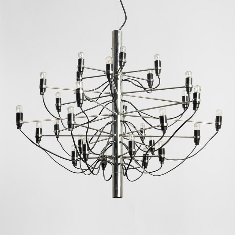 Gino Sarfatti, a model 2097/30 chandelier, Flos, Italy.
