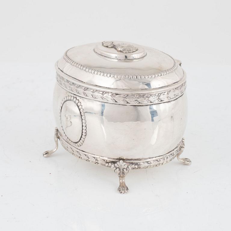 Adolf Mayer, a silver sugar box, Frankfurt, Germany, early 20th Century.