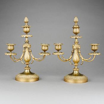 KANDELABRAR, ett par, Louis seize-stil, 1900-tal.