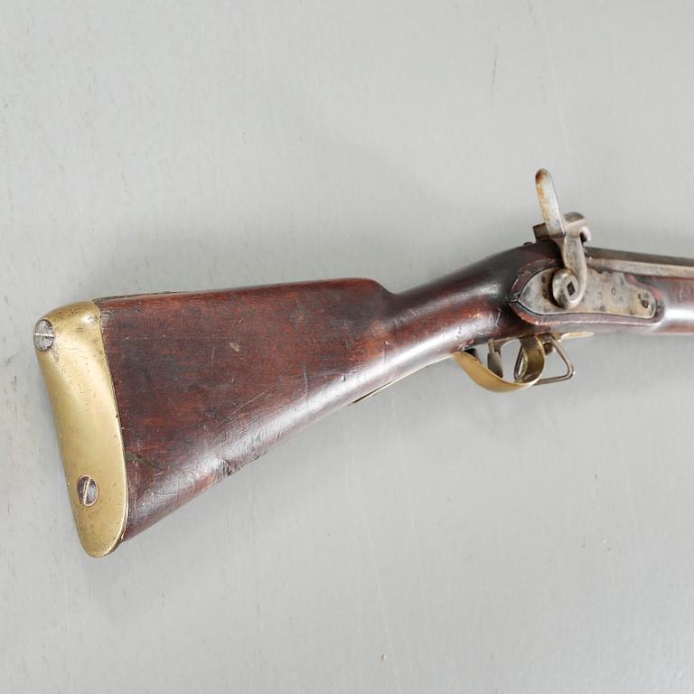 A percussion rifle, remade from flintlock rifle m/1820.