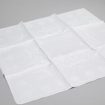 30 pieces of linen, 20th century.