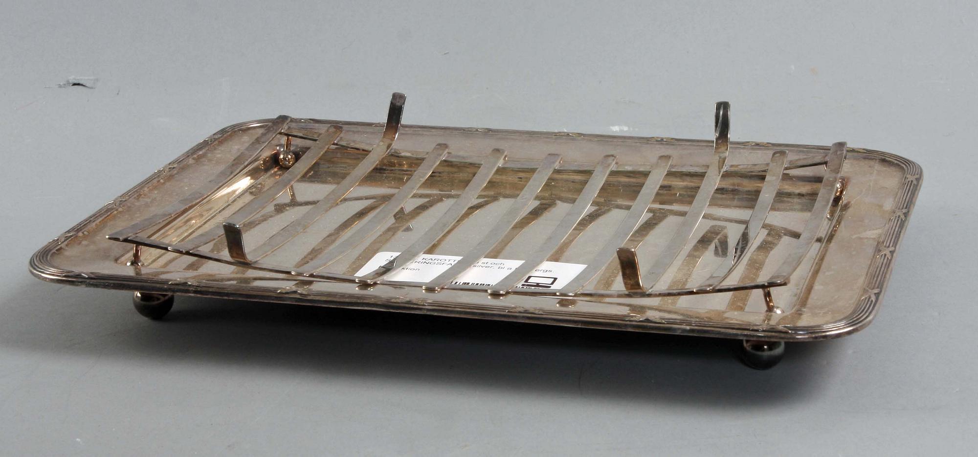 KAROTTER, 3 st och SERVERINGSFAT, nysilver, bl a Hallbergs.