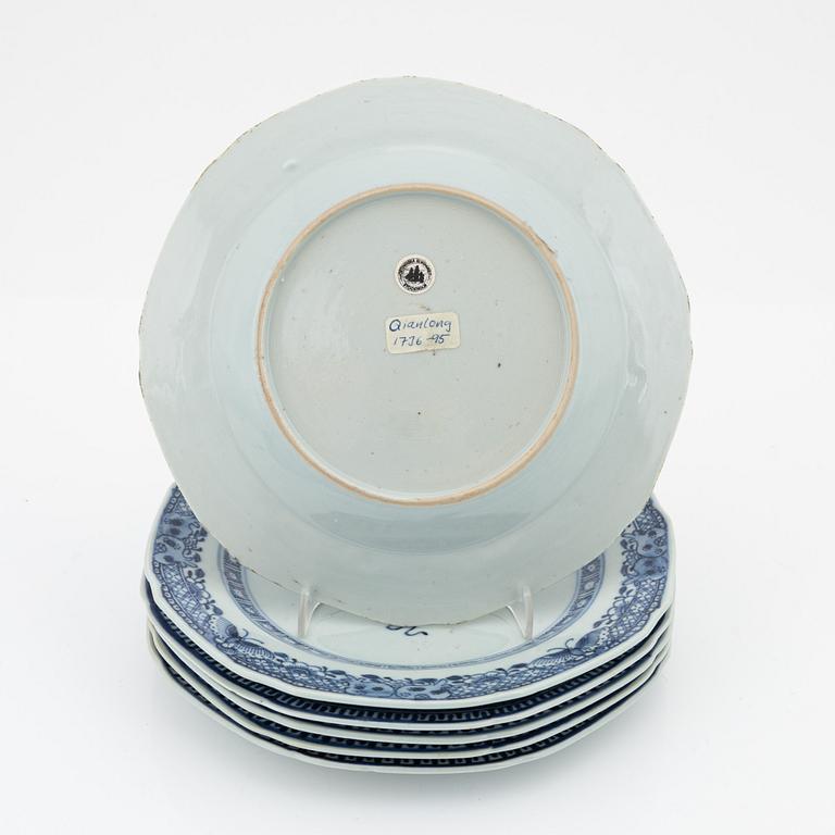 A set of six blue and white dishes, Qing dynasty, late 18th Century.
