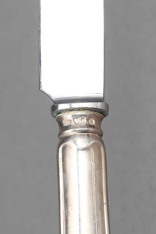 BESTICK, 86 delar, "Svensk spets", silver, bl. a. GAB och Hallbergs, första hälft 1900-talets. Vikt 3400 g.