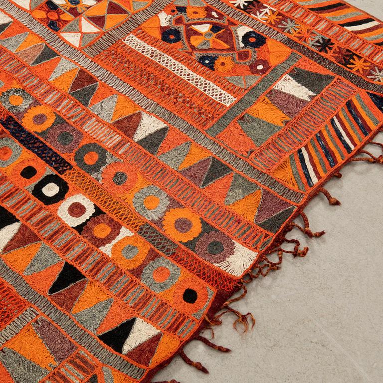 Carpet/Weaving semi-antique Iraq approx. 292x162 cm.