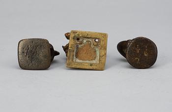 FIGURINER, 3 st, brons. Qing dynastin (1644-1914).