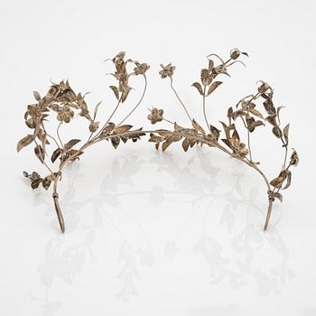 A silver tiara, circa 1900.
