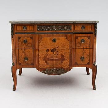 BYRÅ, gustaviansk stil, 1800-talets andra hälft.