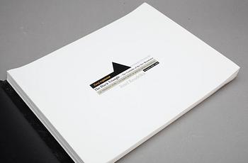 JOSEF KOUDELKA, fotobok, "Black Triangle", 1994, ISBN 80-901131-4-1.