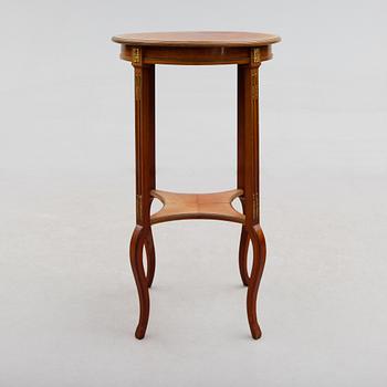 BORD, Louis XVI-stil, 1900-talets första hälft.