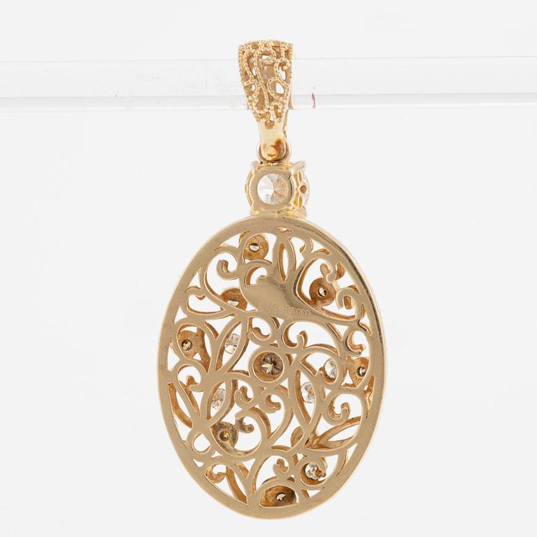 Pendant, 14K gold with brilliant-cut diamonds.