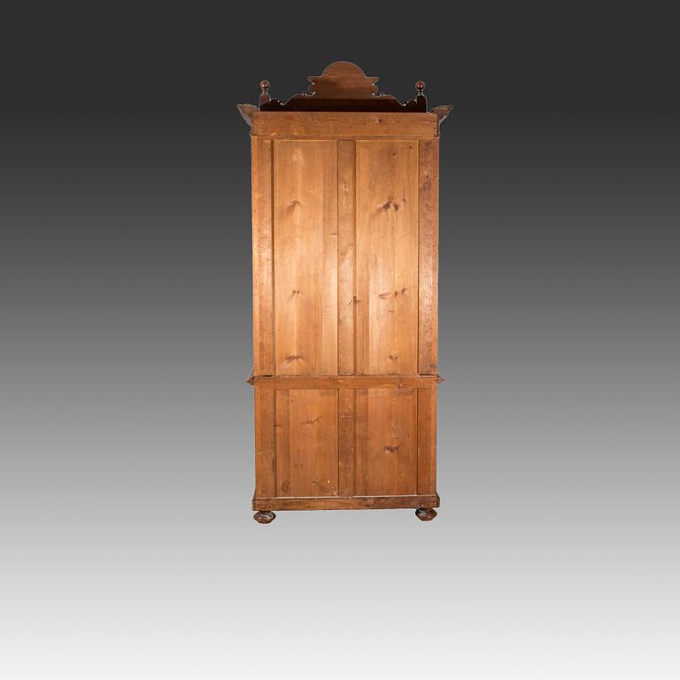 BOKSKÅP, nyrenässans, 1800-talets andra hälft.