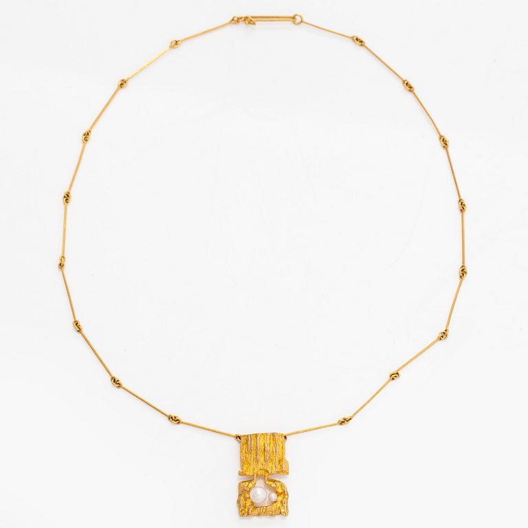 Björn Weckström, halsband, "Kelohelmet", 14K guld och odlade pärlor, Lapponia 1973.