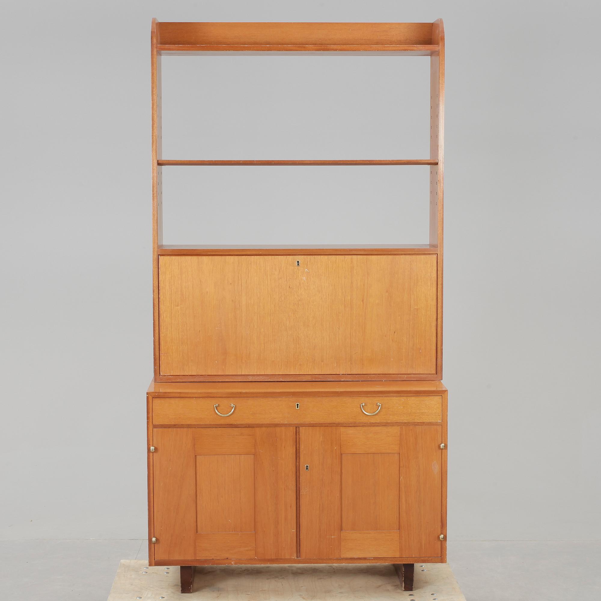 JOSEF FRANK, bokhylla, Firma Svenskt Tenn, modell 2112.