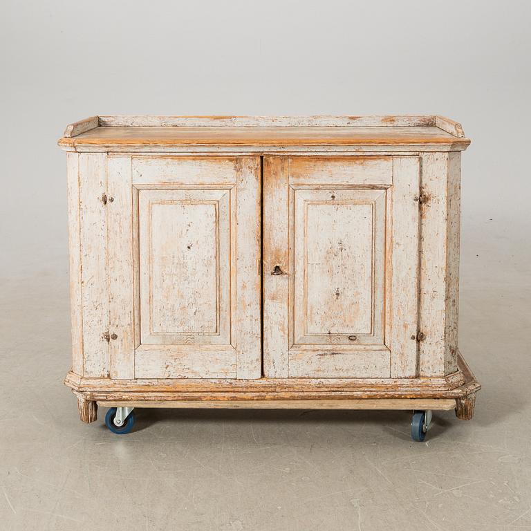 Gift in the Gustavian style, first half of the 19th century.