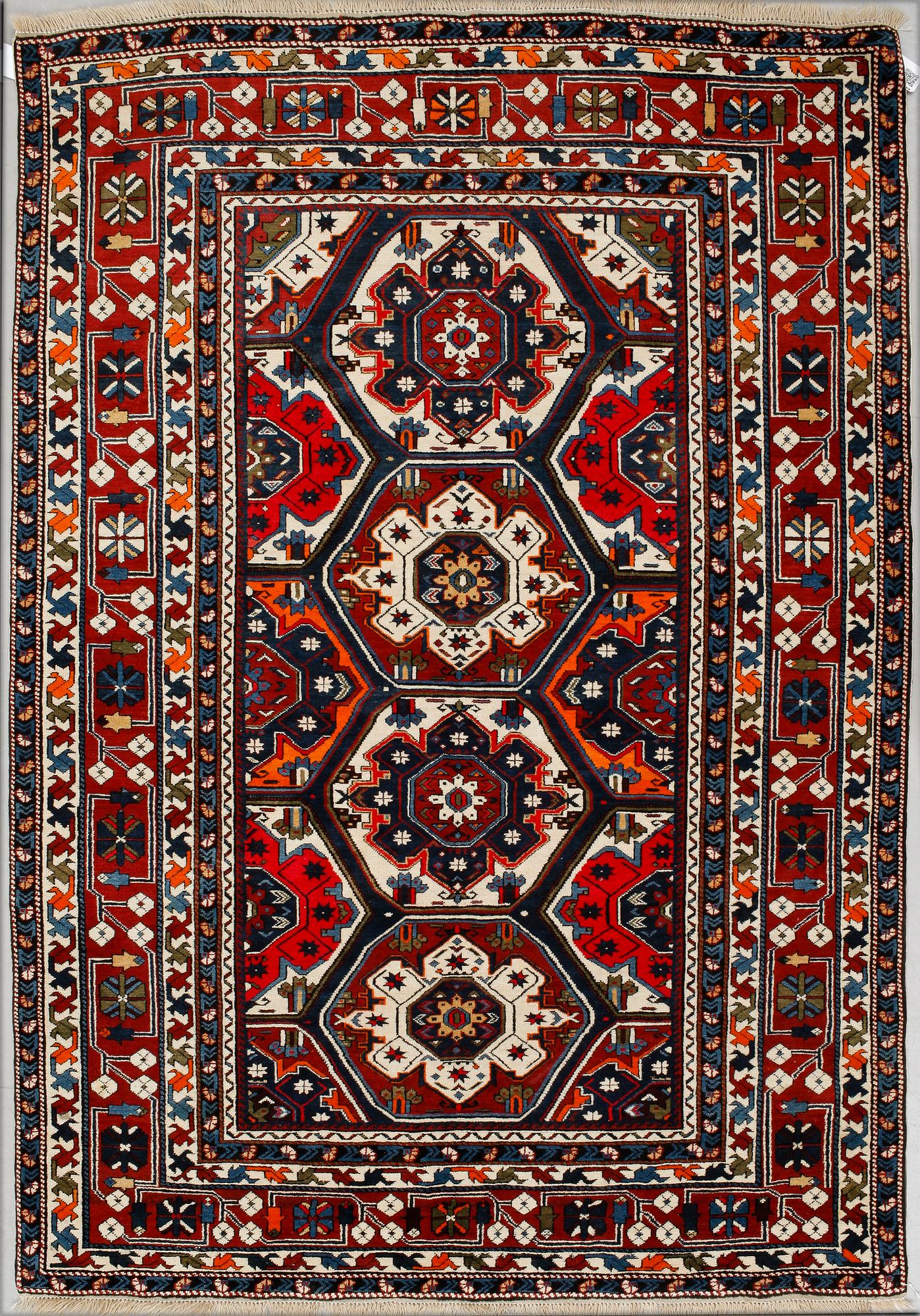 MATTA, semiantik Kaukas, ca 190x133 cm.
