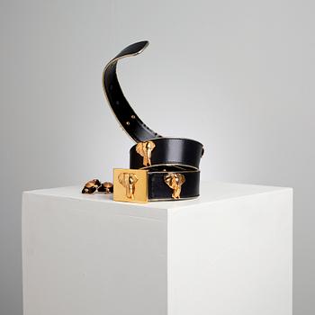 BELT AND EARCLIPS, Escada.