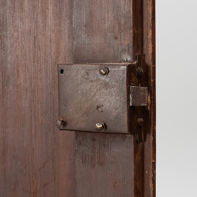 A Swedish corner cabinet, 18th Century.