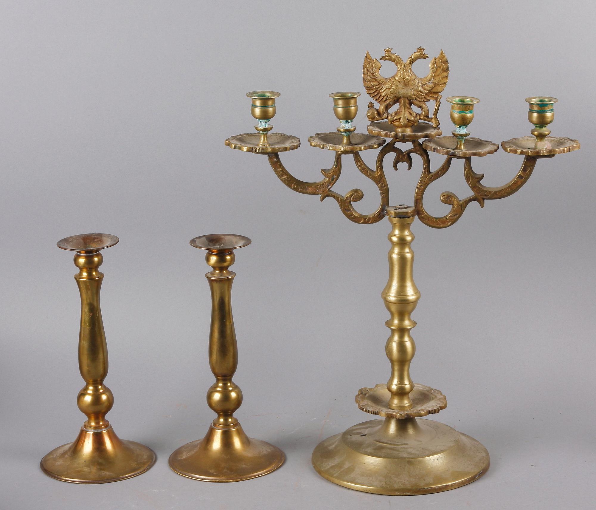 KANDELABER och LJUSSTAKAR ett par, mässing, 1800/1900-tal.