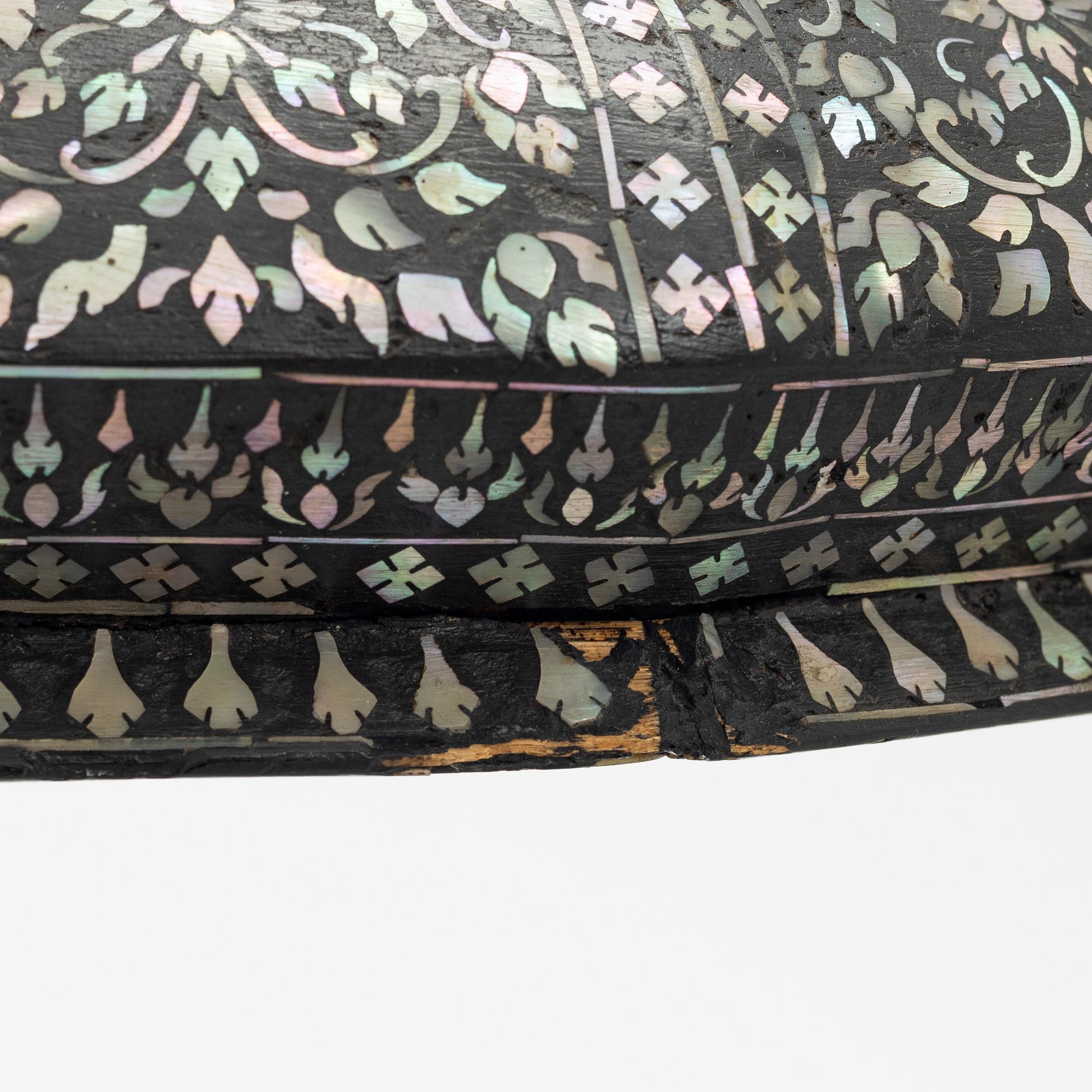 Taklampa, lackarbete, Orientalisk, omkring år 1900.