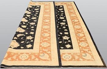 A carpet, Ziegler design, approx. 356 x 274 cm.