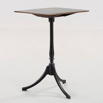 A Swedish tilt top table from the workshop of Nils Asplind in Falun, active 1785-1820.