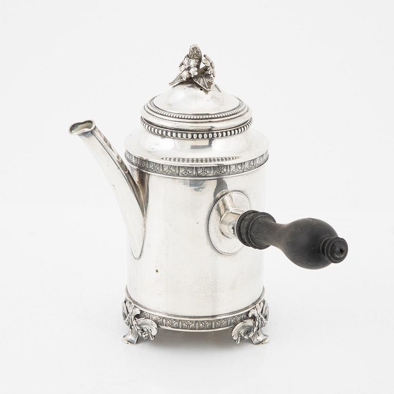 Kaffekanna, gustaviansk stil, CG Hallberg, Stockholm år 1900.